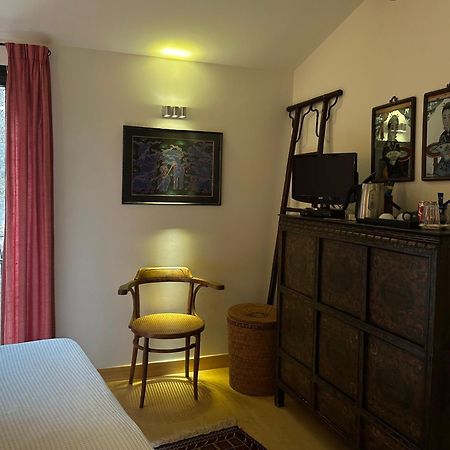 Bed and Breakfast La Cour Carree Рюстрель Экстерьер фото