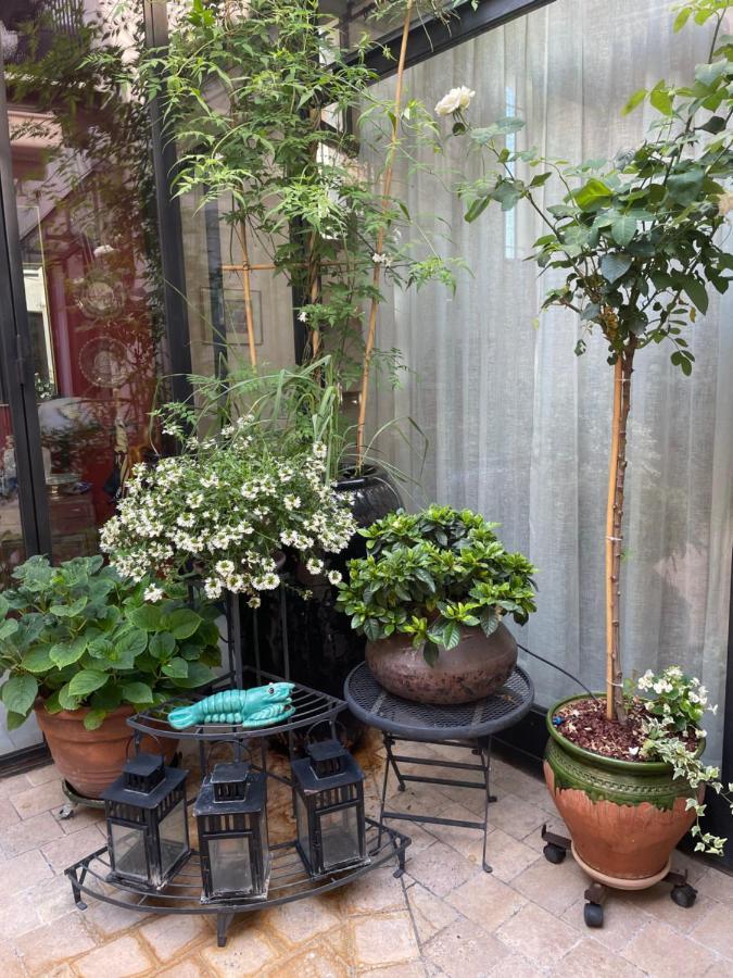 Bed and Breakfast La Cour Carree Рюстрель Экстерьер фото