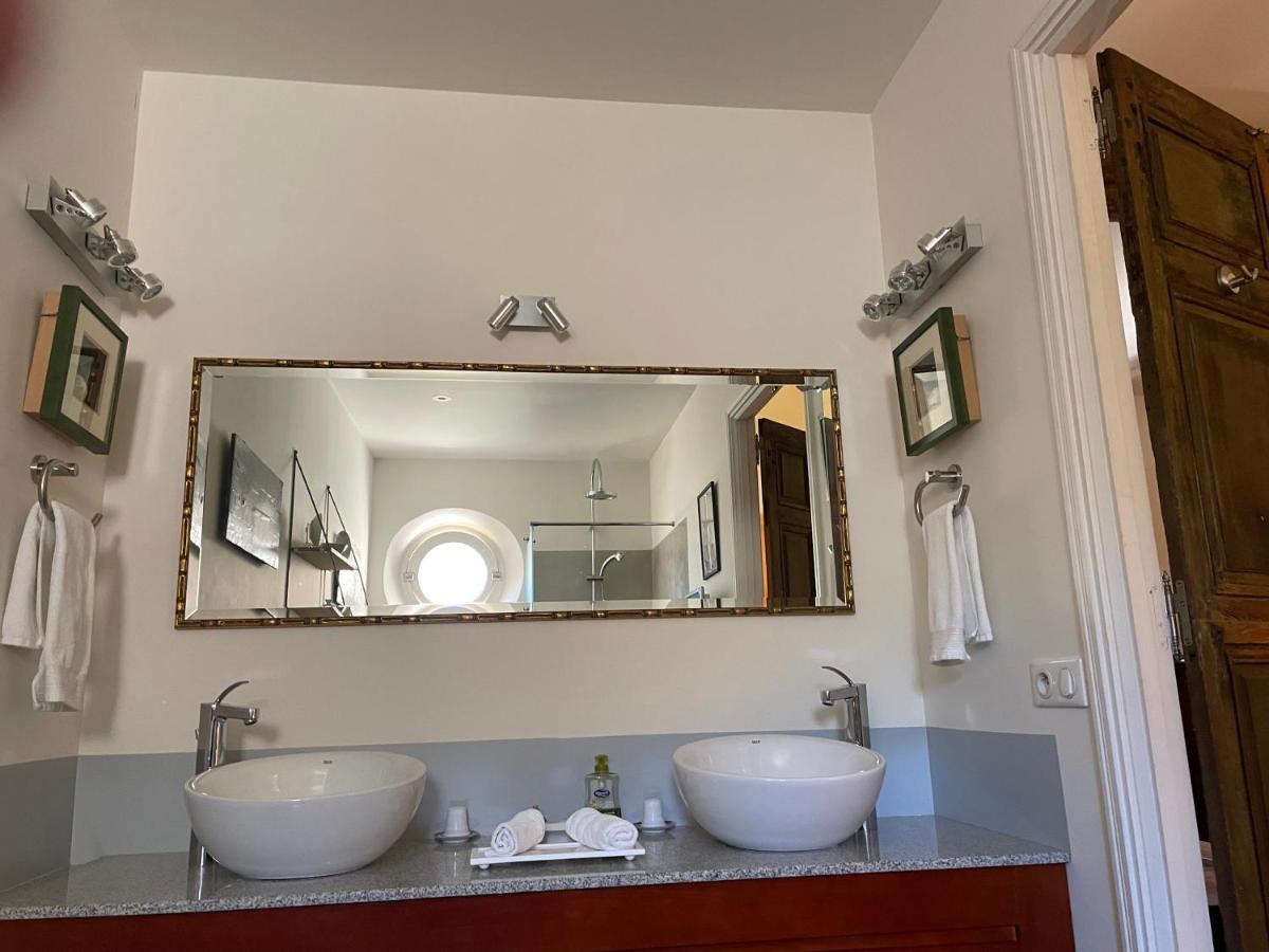 Bed and Breakfast La Cour Carree Рюстрель Экстерьер фото