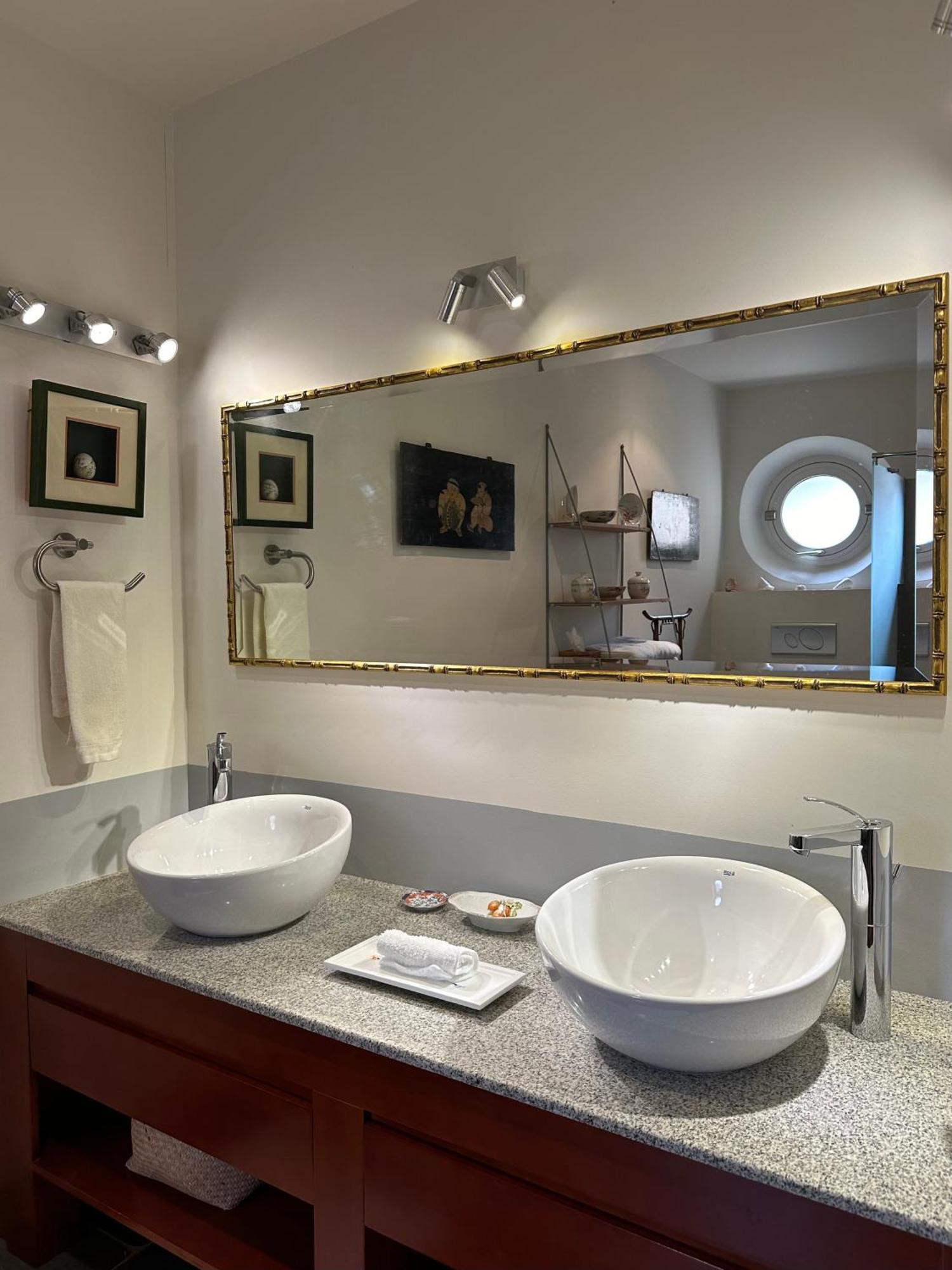 Bed and Breakfast La Cour Carree Рюстрель Экстерьер фото