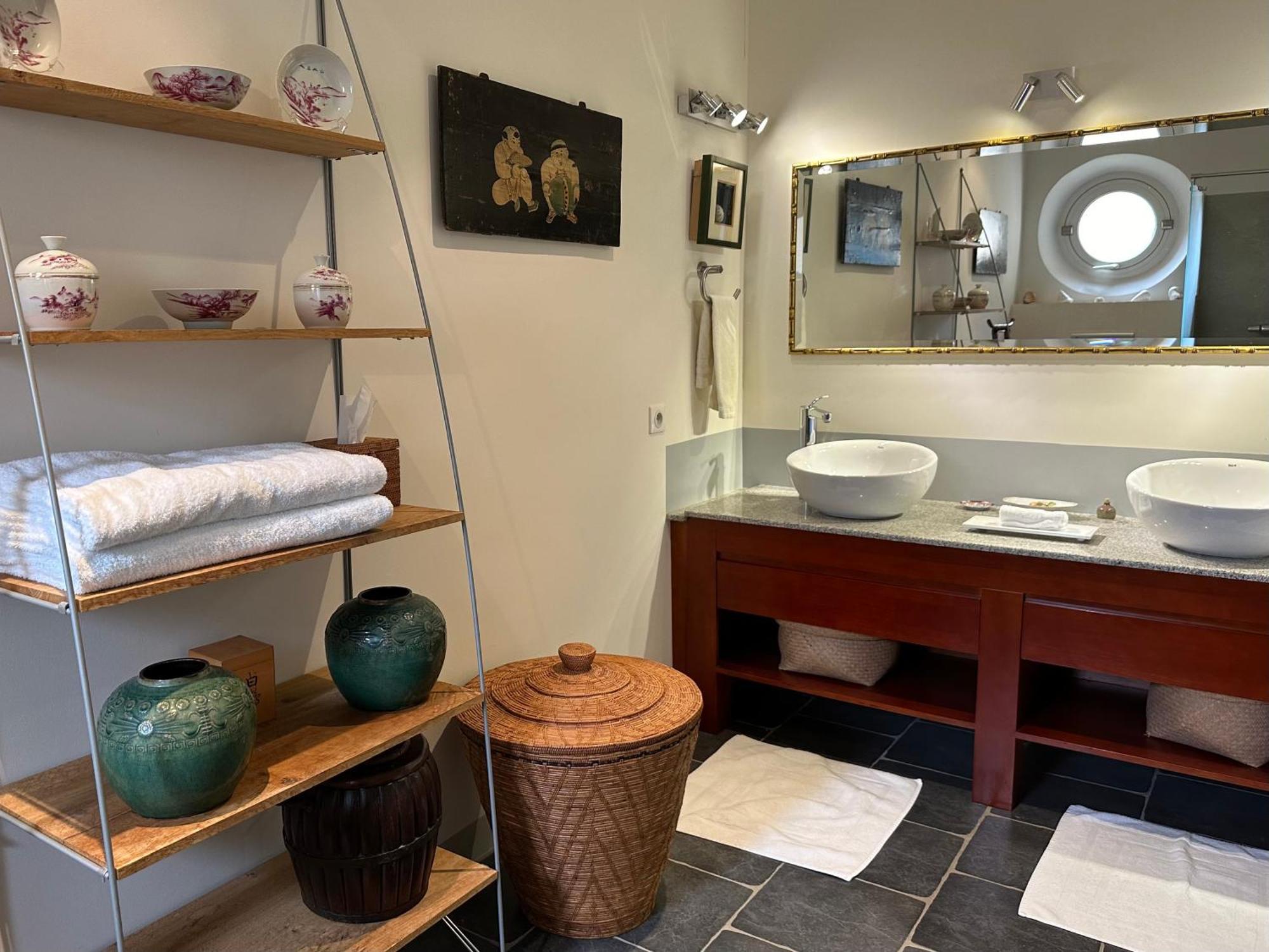 Bed and Breakfast La Cour Carree Рюстрель Экстерьер фото